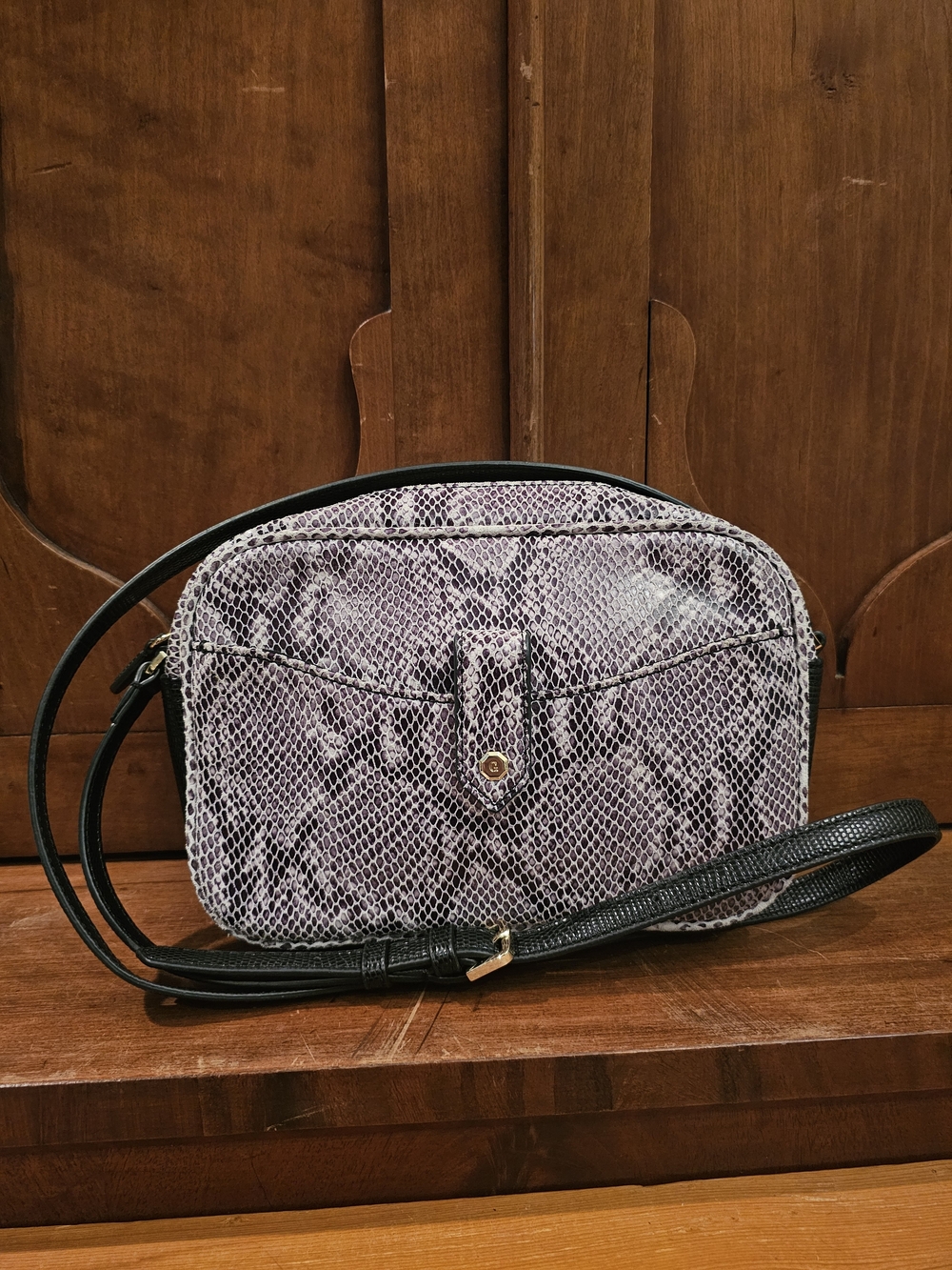 GILI Got It Love It Genuine Leather Snakeskin Print Crossbody Camera Bag